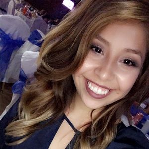 Meet your Posher, Laura yazmin